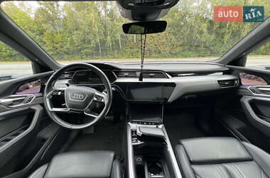 Позашляховик / Кросовер Audi e-tron 2019 в 