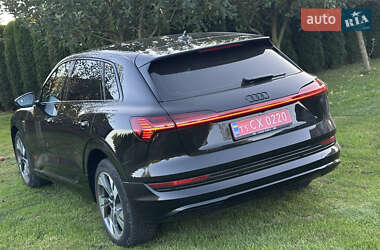 Позашляховик / Кросовер Audi e-tron 2019 в 