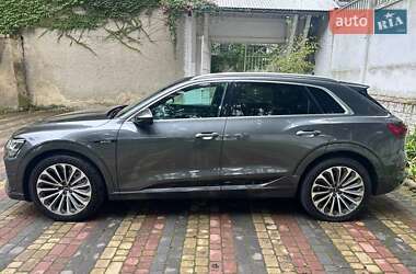 Позашляховик / Кросовер Audi e-tron 2021 в 
