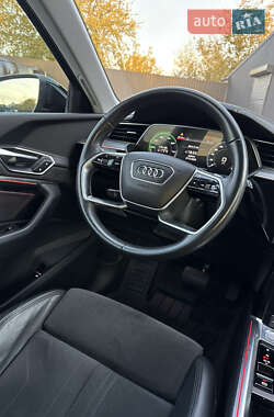 Внедорожник / Кроссовер Audi e-tron 2019 в 