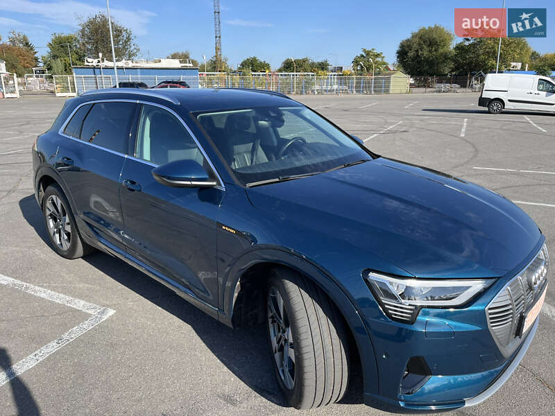 Позашляховик / Кросовер Audi e-tron 2020 в Дніпрі