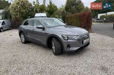 Внедорожник / Кроссовер Audi e-tron 2021 в 