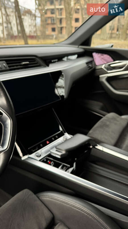 Позашляховик / Кросовер Audi e-tron 2020 в Чернівцях