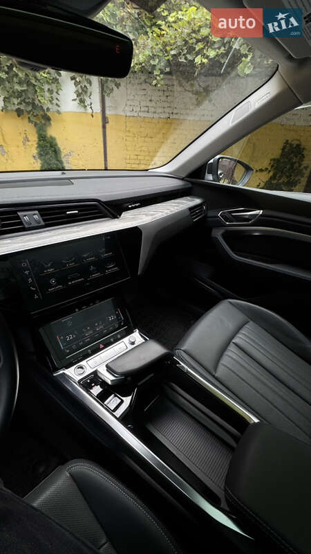 Позашляховик / Кросовер Audi e-tron 2022 в Львові фото 16 Позашляховик / Кросовер Audi e-tron 2022 в Львові