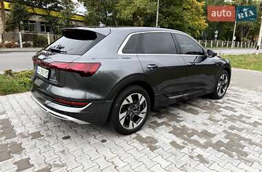 Внедорожник / Кроссовер Audi e-tron 2021 в 