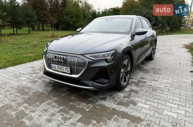 Внедорожник / Кроссовер Audi e-tron 2021 в 