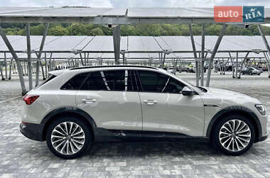 Внедорожник / Кроссовер Audi e-tron 2020 в 