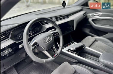 Внедорожник / Кроссовер Audi e-tron 2020 в 