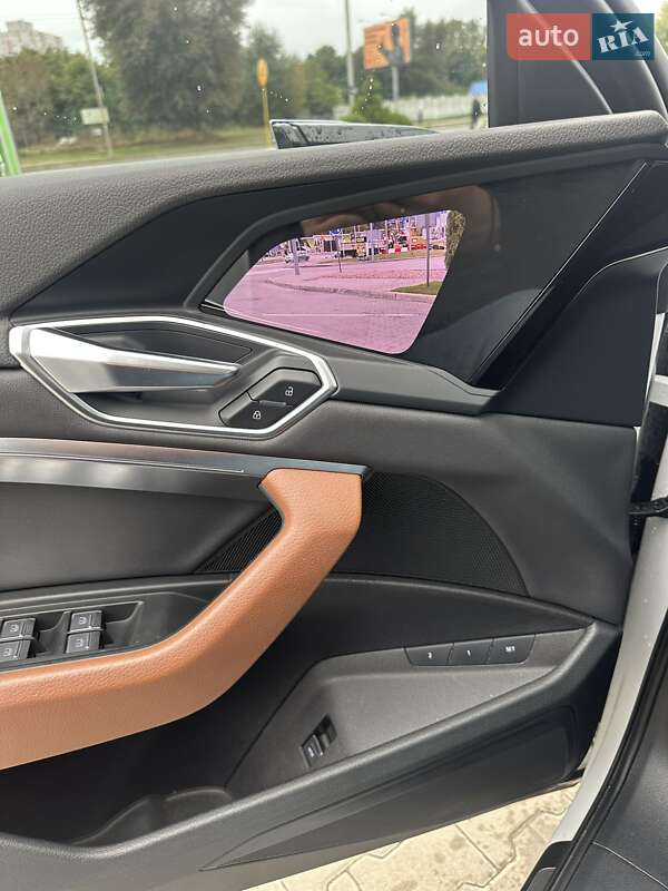 Внедорожник / Кроссовер Audi e-tron 2019 в Киеве
