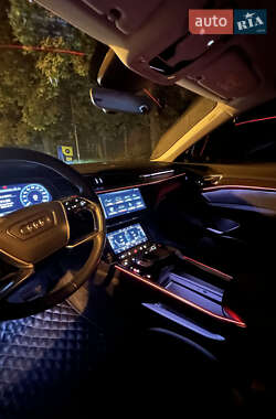 Позашляховик / Кросовер Audi e-tron 2021 в 