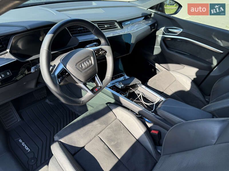 Внедорожник / Кроссовер Audi e-tron 2020 в Киеве