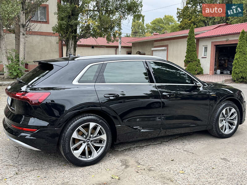 Внедорожник / Кроссовер Audi e-tron 2020 в Одессе