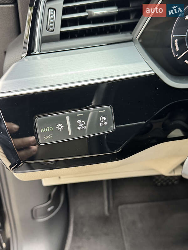 Внедорожник / Кроссовер Audi e-tron 2020 в Одессе