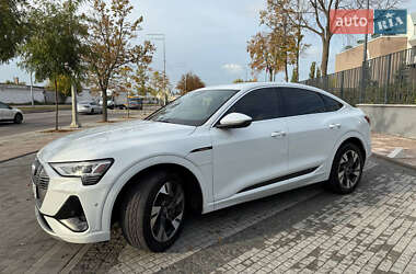 Внедорожник / Кроссовер Audi e-tron 2020 в 