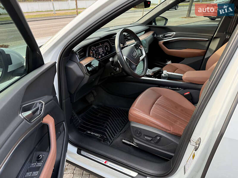 Внедорожник / Кроссовер Audi e-tron 2020 в Киеве фото 20 Внедорожник / Кроссовер Audi e-tron 2020 в Киеве