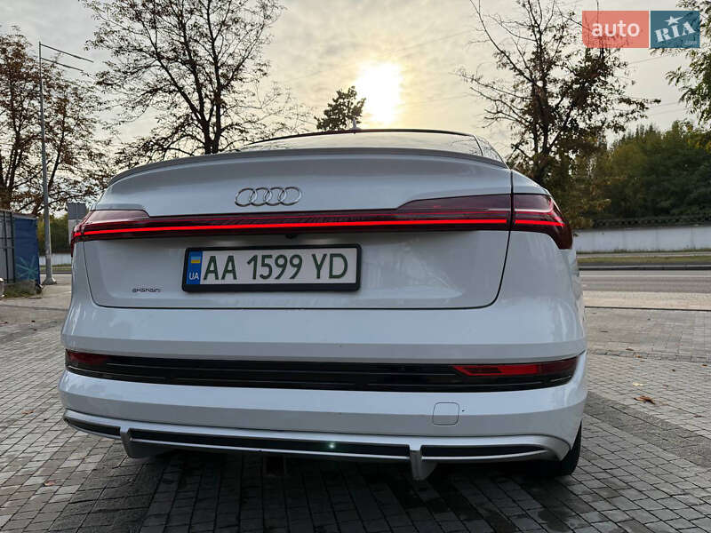 Внедорожник / Кроссовер Audi e-tron 2020 в Киеве фото 27 Внедорожник / Кроссовер Audi e-tron 2020 в Киеве