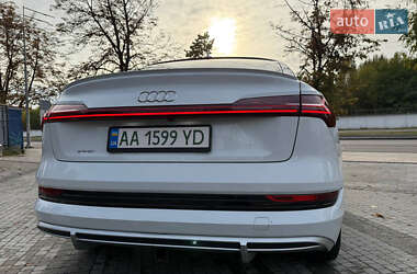 Внедорожник / Кроссовер Audi e-tron 2020 в 