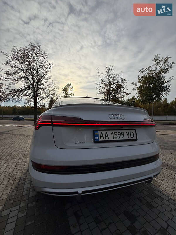 Внедорожник / Кроссовер Audi e-tron 2020 в Киеве фото 54 Внедорожник / Кроссовер Audi e-tron 2020 в Киеве