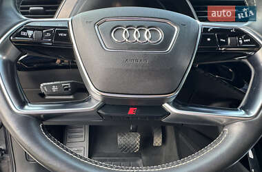 Внедорожник / Кроссовер Audi e-tron 2019 в 