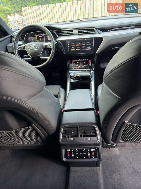 Внедорожник / Кроссовер Audi e-tron 2019 в Львове