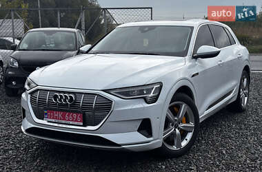 Внедорожник / Кроссовер Audi e-tron 2021 в 