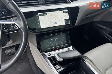 Внедорожник / Кроссовер Audi e-tron 2021 в 