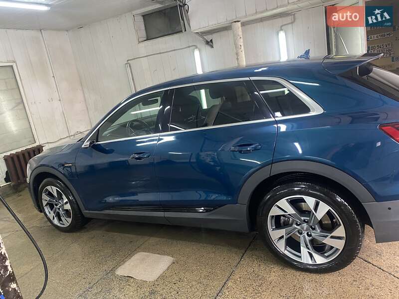 Внедорожник / Кроссовер Audi e-tron 2019 в Ивано-Франковске
