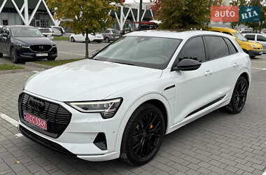 Внедорожник / Кроссовер Audi e-tron 2023 в 