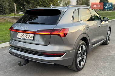 Позашляховик / Кросовер Audi e-tron 2020 в 