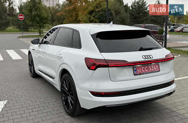 Внедорожник / Кроссовер Audi e-tron 2023 в 