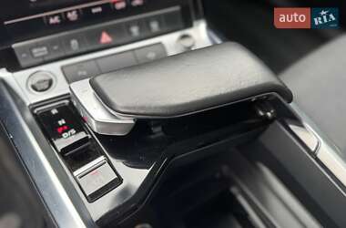Позашляховик / Кросовер Audi e-tron 2020 в 