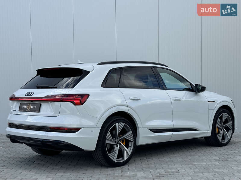 Позашляховик / Кросовер Audi e-tron 2022 в Мукачевому