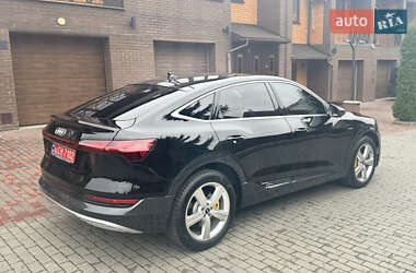 Позашляховик / Кросовер Audi e-tron 2023 в 