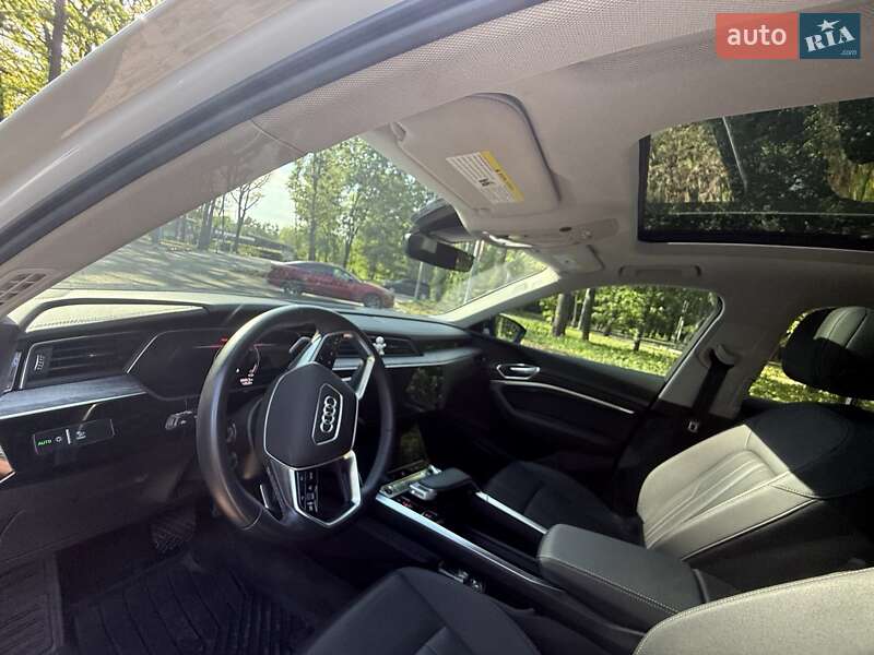 Внедорожник / Кроссовер Audi e-tron 2022 в Харькове фото 6 Внедорожник / Кроссовер Audi e-tron 2022 в Харькове