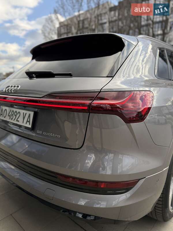 Позашляховик / Кросовер Audi e-tron 2019 в Ужгороді