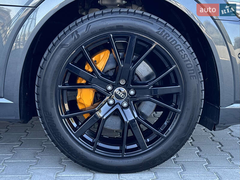 Позашляховик / Кросовер Audi e-tron 2022 в Мукачевому