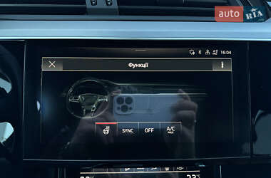 Внедорожник / Кроссовер Audi e-tron 2022 в 