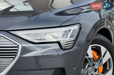 Внедорожник / Кроссовер Audi e-tron 2020 в 