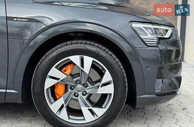 Внедорожник / Кроссовер Audi e-tron 2020 в 