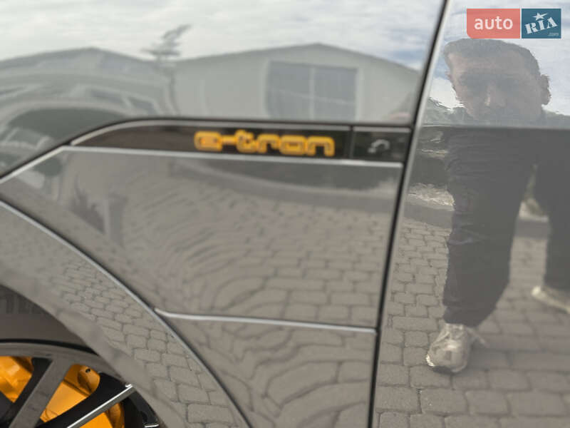 Позашляховик / Кросовер Audi e-tron 2021 в Львові