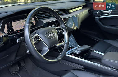 Внедорожник / Кроссовер Audi e-tron 2019 в 