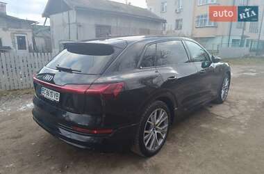 Внедорожник / Кроссовер Audi e-tron 2019 в 