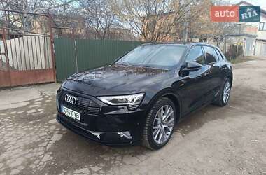 Внедорожник / Кроссовер Audi e-tron 2019 в 