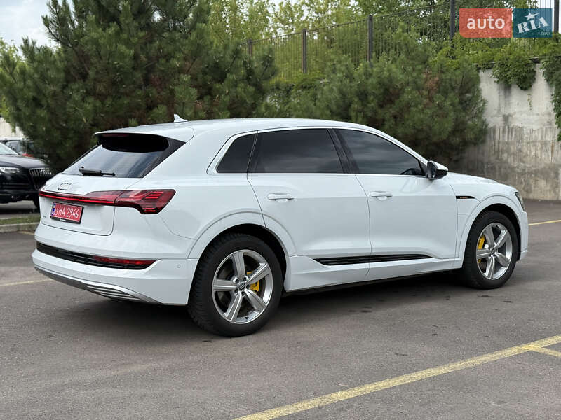 Позашляховик / Кросовер Audi e-tron 2021 в Рівному фото 21 Позашляховик / Кросовер Audi e-tron 2021 в Рівному