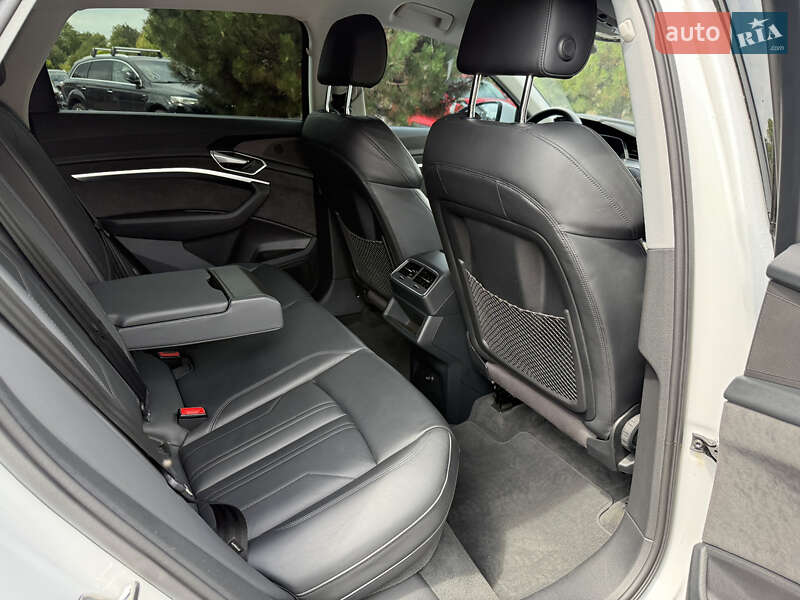 Позашляховик / Кросовер Audi e-tron 2021 в Рівному фото 42 Позашляховик / Кросовер Audi e-tron 2021 в Рівному