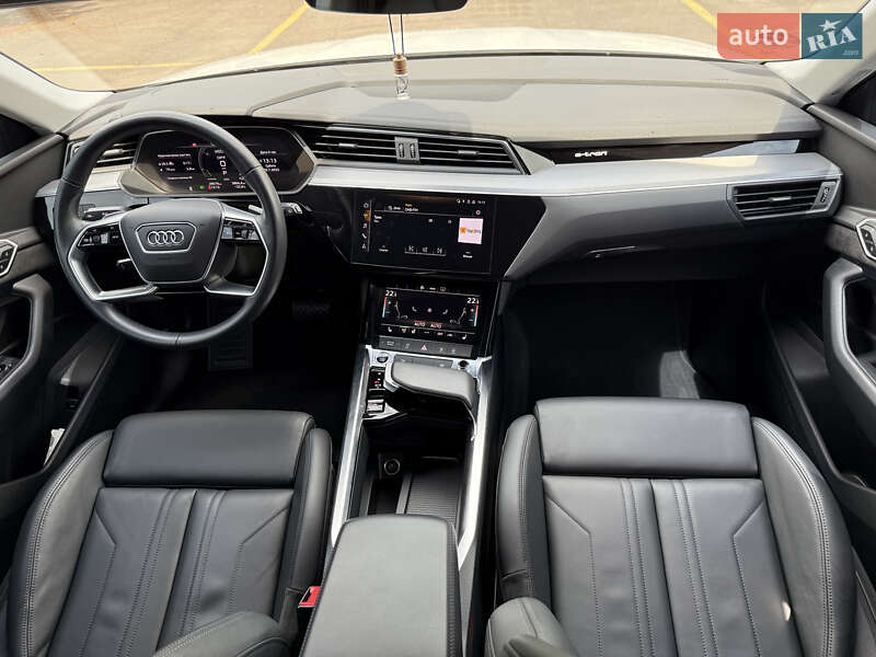 Позашляховик / Кросовер Audi e-tron 2021 в Рівному фото 44 Позашляховик / Кросовер Audi e-tron 2021 в Рівному
