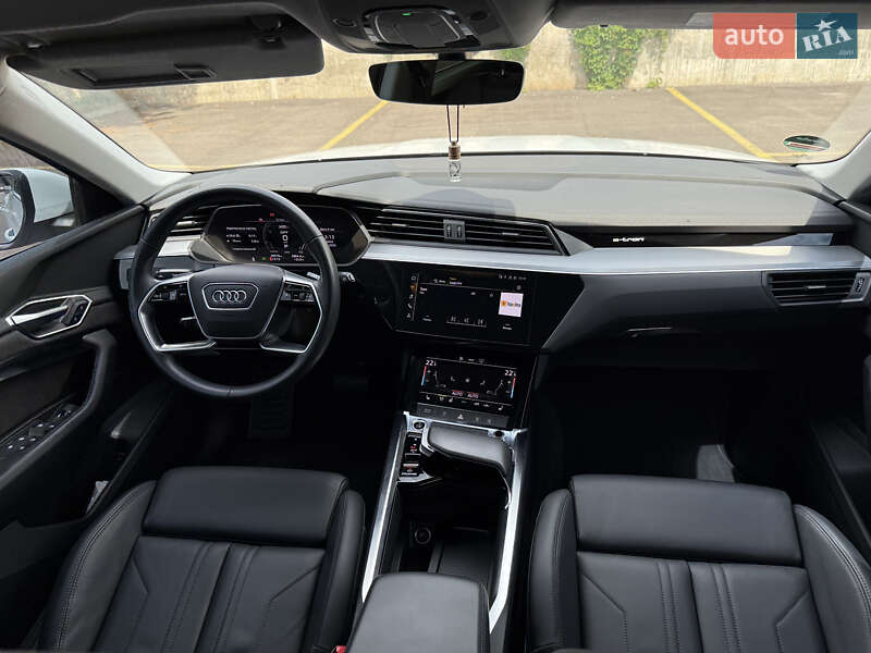 Позашляховик / Кросовер Audi e-tron 2021 в Рівному фото 48 Позашляховик / Кросовер Audi e-tron 2021 в Рівному