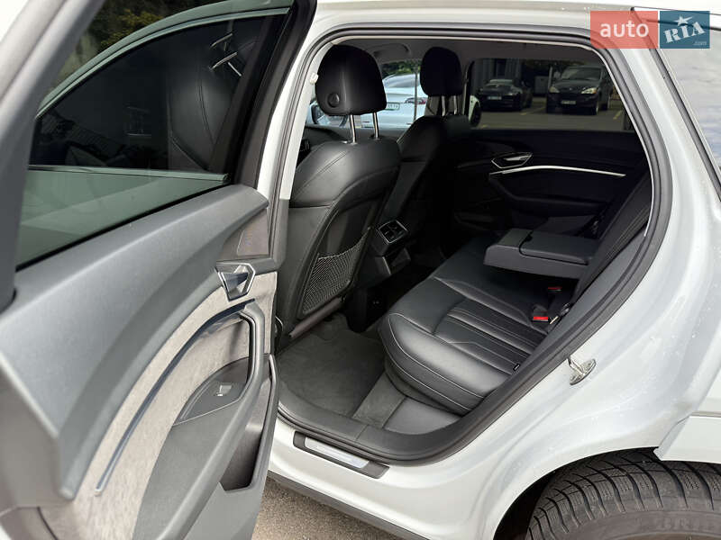 Позашляховик / Кросовер Audi e-tron 2021 в Рівному фото 53 Позашляховик / Кросовер Audi e-tron 2021 в Рівному