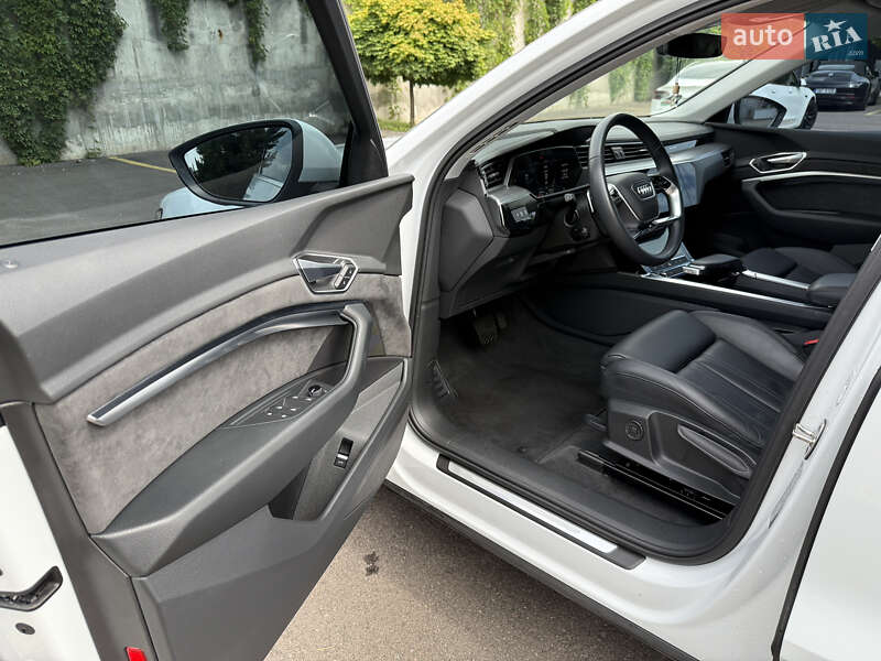 Позашляховик / Кросовер Audi e-tron 2021 в Рівному фото 57 Позашляховик / Кросовер Audi e-tron 2021 в Рівному