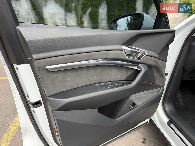 Позашляховик / Кросовер Audi e-tron 2021 в Рівному фото 58 Позашляховик / Кросовер Audi e-tron 2021 в Рівному